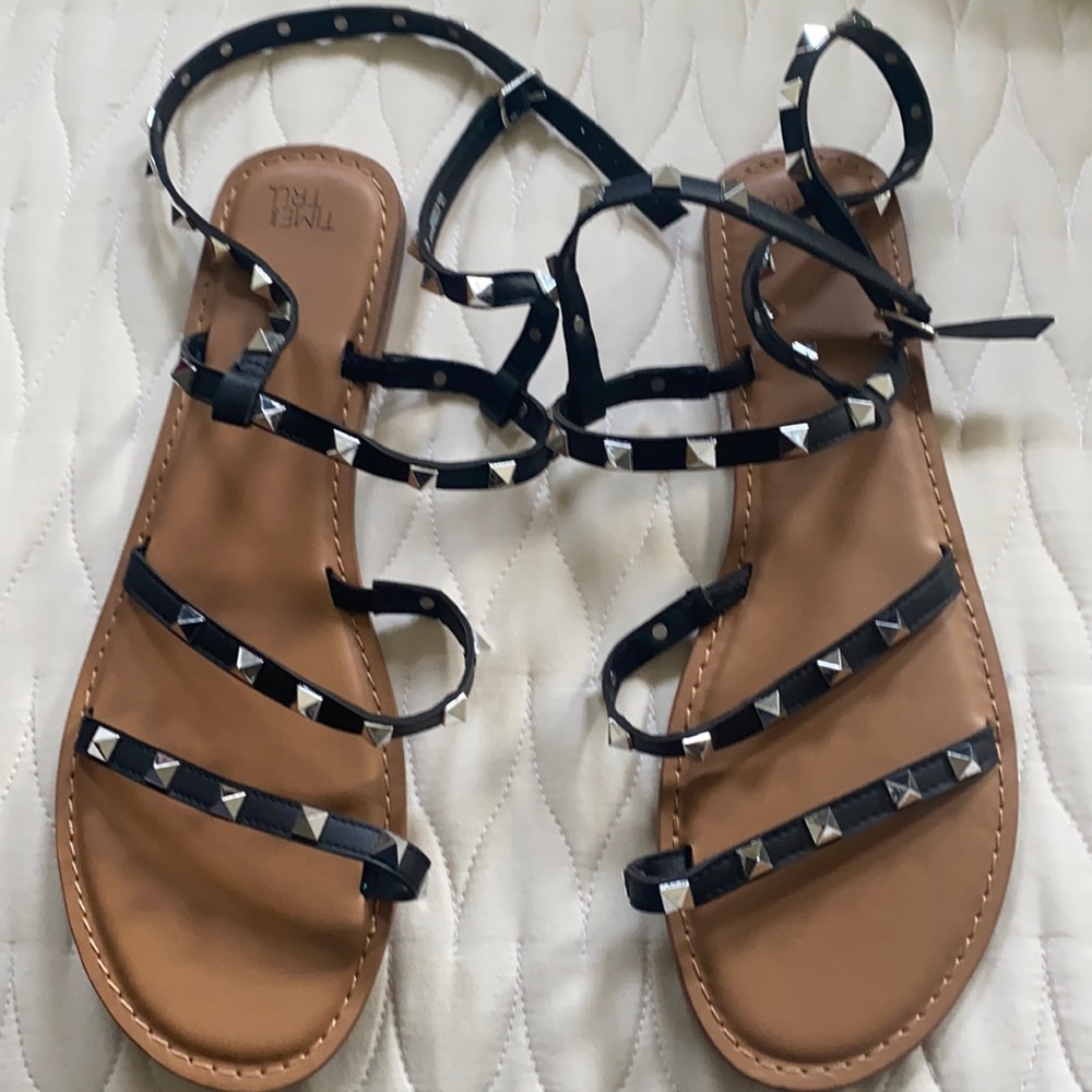 Time and Tru sandals